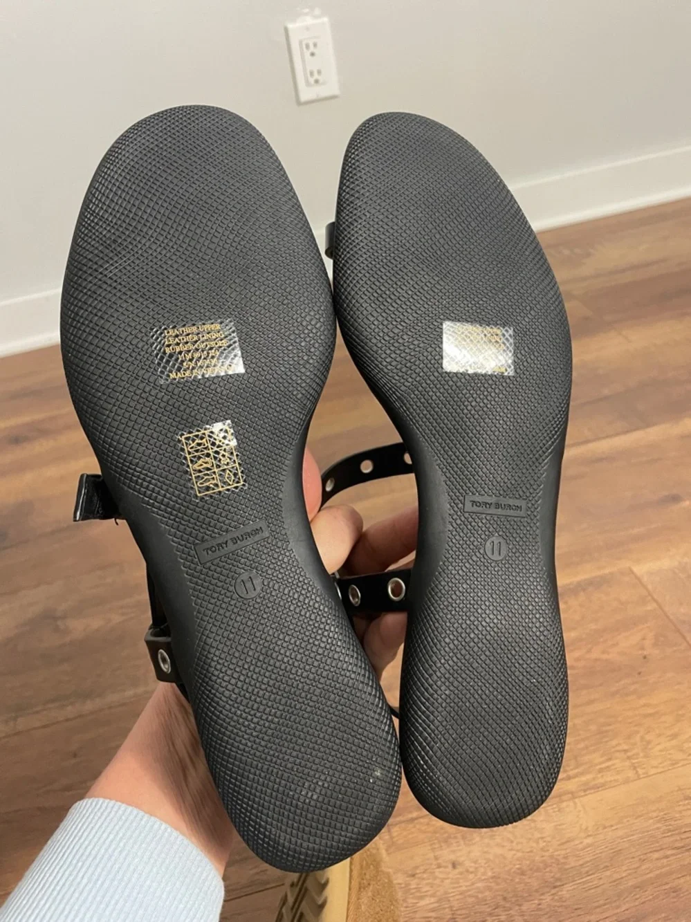 Tory‎ Burch Eyelet Toe Ring Sandals Size 11